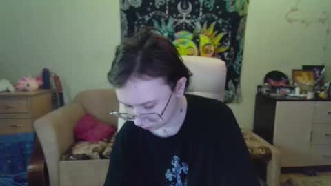 Lil online show from December 19, 10:02 am