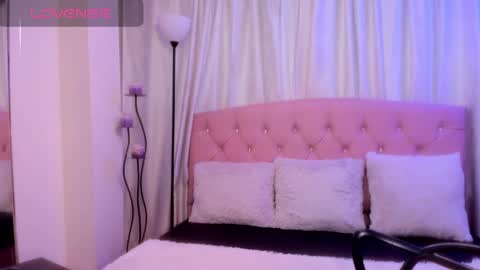 Snapshot of lili_gime chatting on October 22, 9:27 pm Lili online show from October 22, 9:27 pm