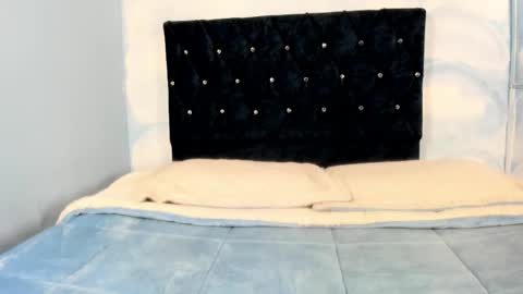 Lili  online show from April 22, 7:21 pm