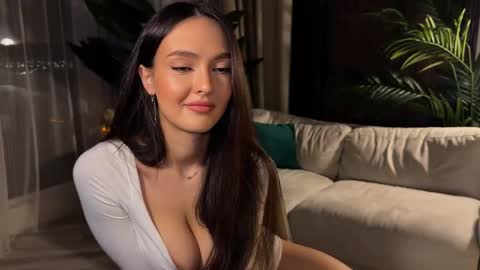 Lili  Nude ONLY Ticket or Fansly  online show from December 19, 8:15 pm