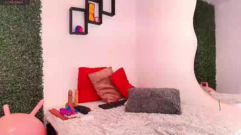 liliana online show from February 24, 5:54 am