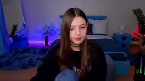 Lili Bakery online show from April 24, 3:41 am