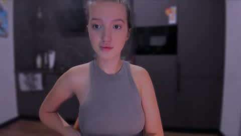 Snapshot of lililaluna chatting on December 28, 6:40 pm ... online show from December 28, 6:40 pm