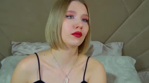 LiliLinn online show from February 25, 9:53 am