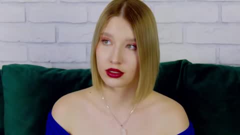 LiliLinn online show from February 24, 12:37 pm