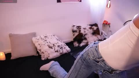 Lilith Rosse online show from December 19, 6:25 pm