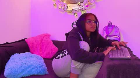 lilith_and_draven online show from November 13, 9:39 pm