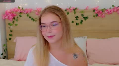 Lilith Bonheur online show from November 20, 2:32 am