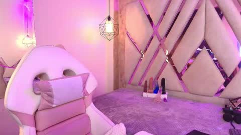   online show from November 27, 8:27 pm