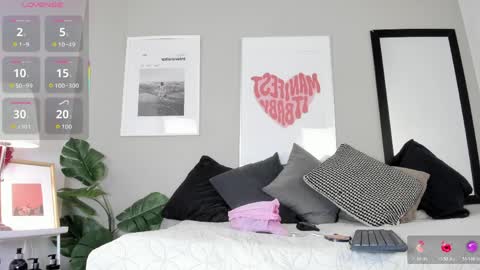 Lili  online show from April 10, 11:37 am