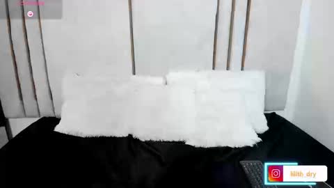 lilith_dry online show from September 19, 3:27 pm