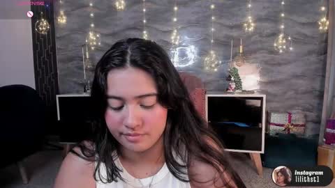 lilithcb_ online show from January 6, 8:35 pm