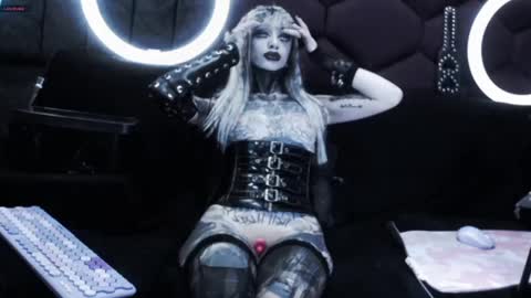 Snapshot of lilithlevis chatting on September 15, 7:54 am Tifon Mary - Indepent model online show from September 15, 7:54 am