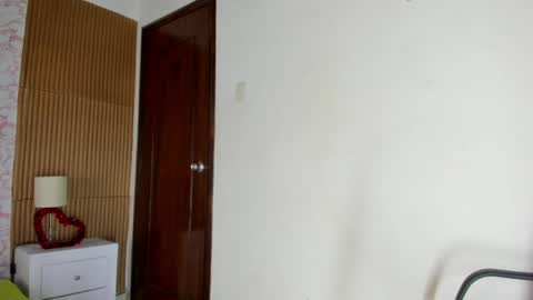 lilithphillis1 online show from April 10, 5:17 pm