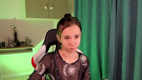 Snapshot of lilithstrangfor chatting on December 16, 4:55 am lilithstrangfor online show from December 16, 4:55 am