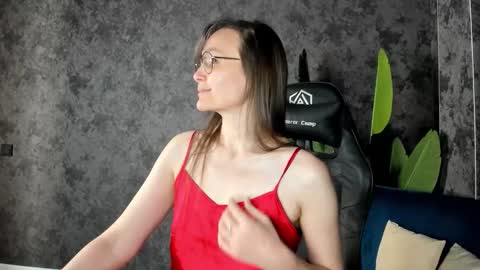 Snapshot of lillian_white1 chatting on October 20, 12:26 am lillian_white1 online show from October 20, 12:26 am