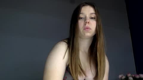 Snapshot of lillianx9zbld chatting on October 17, 6:45 pm Lily online show from October 17, 6:45 pm