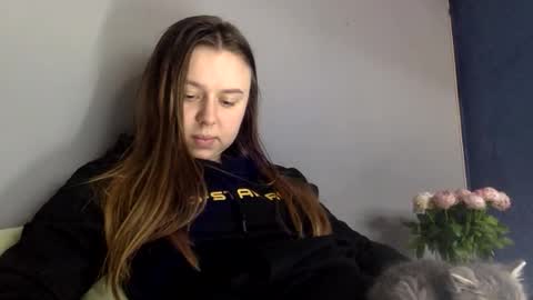 Snapshot of lillianx9zbld chatting on October 20, 11:48 am Lily online show from October 20, 11:48 am