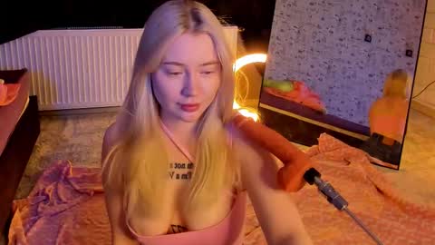 lillie_berry online show from February 26, 7:56 am
