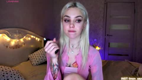 LilliMoore online show from May 31, 1:37 am