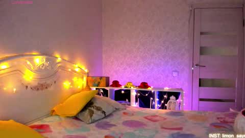 LilliMoore online show from March 22, 11:42 pm