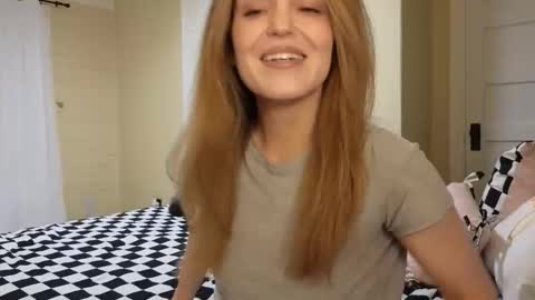 lilly_adams88 online show from April 19, 1:50 am