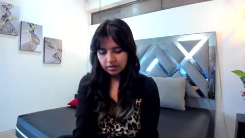   online show from August 5, 11:18 am