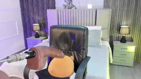 Lilly Ortiz online show from July 28, 7:26 pm