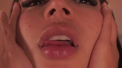 Lilly Thompson  online show from March 8, 2:04 am