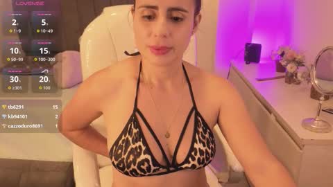 Snapshot of lilu_ds chatting on October 22, 11:17 pm Lilu online show from October 22, 11:17 pm