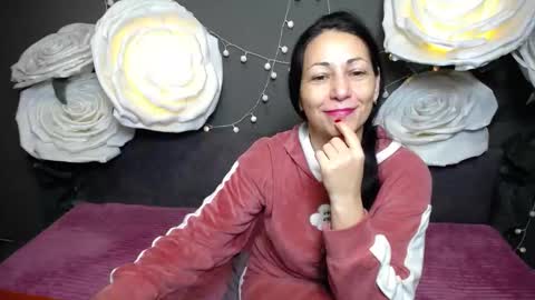 lilugrants online show from November 8, 8:01 pm