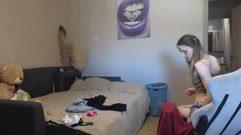 lily_and_jake online show from May 16, 10:36 am