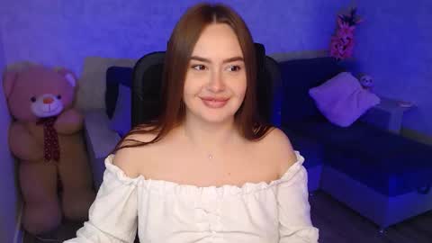 lily_baker_ online show from June 1, 8:37 am