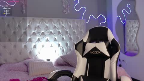 Lily online show from November 11, 3:52 am