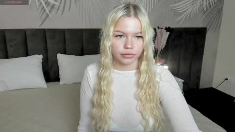 Lily online show from April 17, 9:00 am