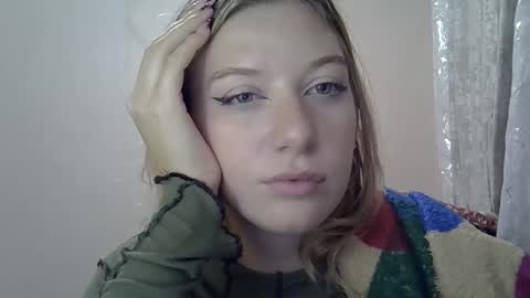 lily_ember online show from September 25, 5:20 pm