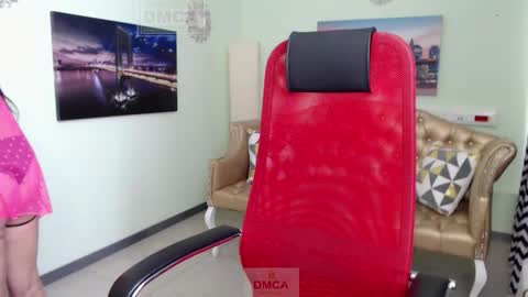 Lily online show from February 24, 7:00 am