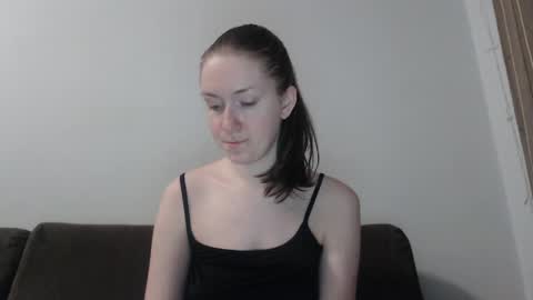lily_love_x online show from May 11, 3:57 am