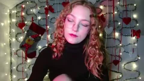 small lily online show from November 21, 6:39 pm