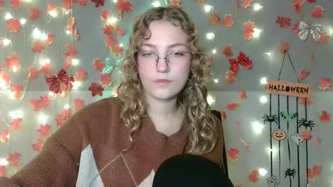 small lily online show from October 8, 11:49 am
