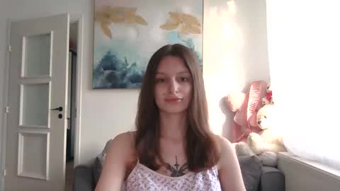 lilycandy_ online show from April 23, 4:41 pm