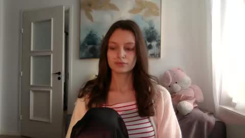 lilycandy_ online show from February 21, 2:09 pm