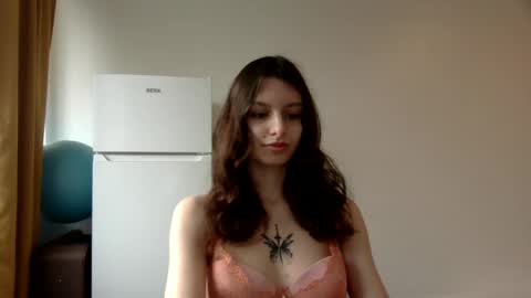 lilycandy_ online show from March 12, 7:24 am