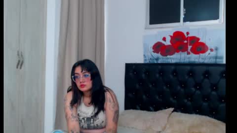 lilyfox23 online show from April 20, 12:52 pm