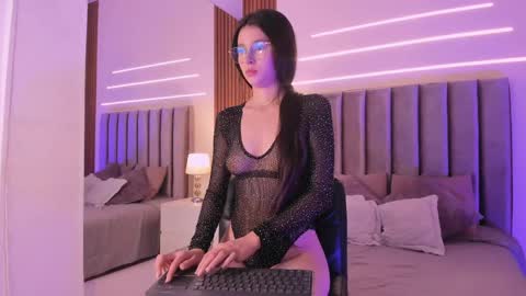 Lili online show from April 1, 11:55 am