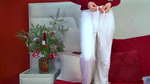 Lily online show from December 17, 6:42 am