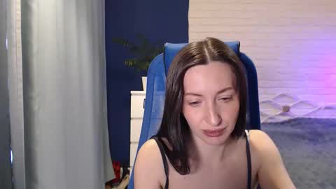 Lily online show from December 3, 6:03 am