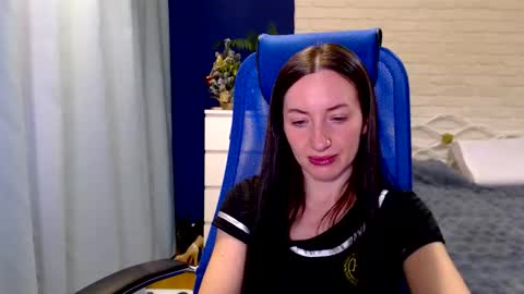 Lily online show from March 21, 8:30 am