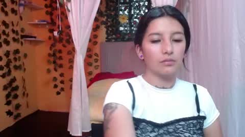 lilymoon_018 online show from May 28, 12:47 pm