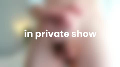 Lily Reina online show from April 20, 6:33 pm